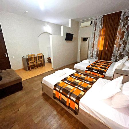 Safar Hotel Tasken Kültér fotó