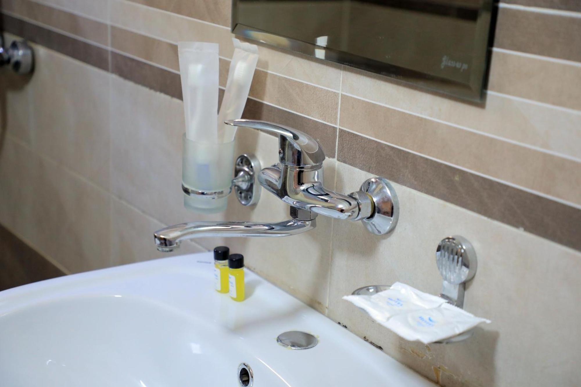 Safar Hotel Tasken Kültér fotó