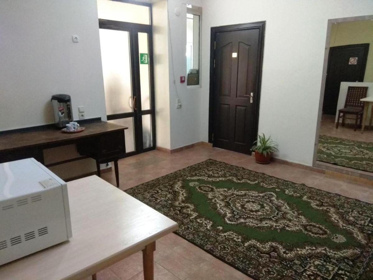 Safar Hotel Tasken Kültér fotó