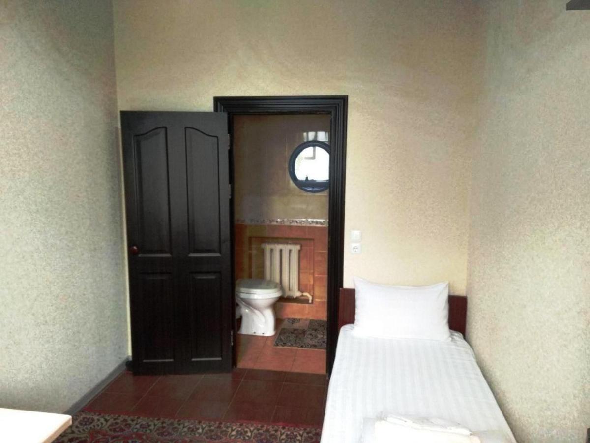 Safar Hotel Tasken Kültér fotó